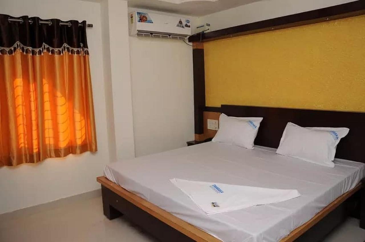 Dwaraka Residency Kakinada Bagian luar foto